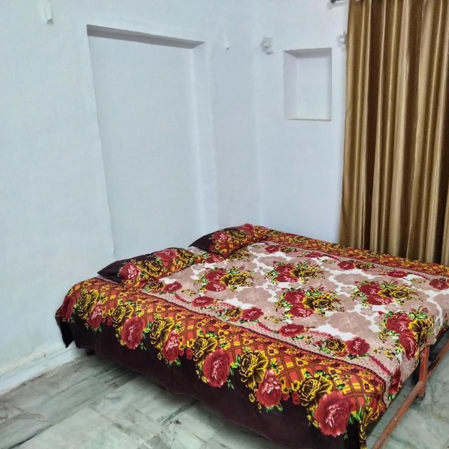 Shri Swami Sheetal Das Akhada B1-88 Assi , Near Pushkar Talab,Varanasi, Ashram Dharmshala 호텔 객실 사진