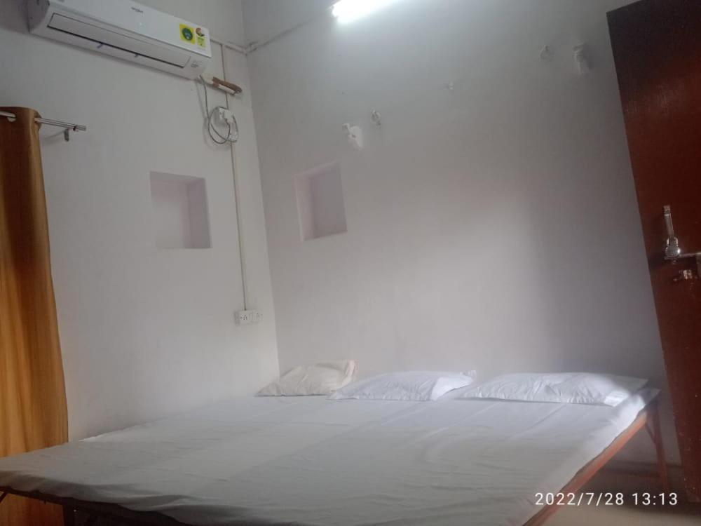 Shri Swami Sheetal Das Akhada B1-88 Assi , Near Pushkar Talab,Varanasi, Ashram Dharmshala 호텔 외부 사진